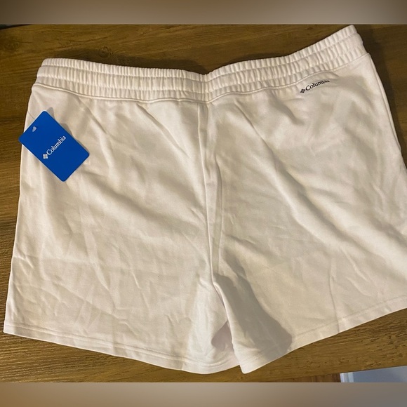 Columbia Women's White Athletic Shorts - Picture 5 of 5